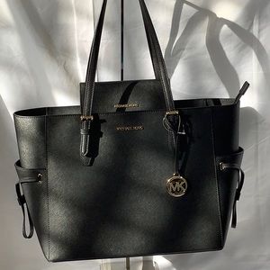 NWT Michael Kors Gilly Tote & wallet